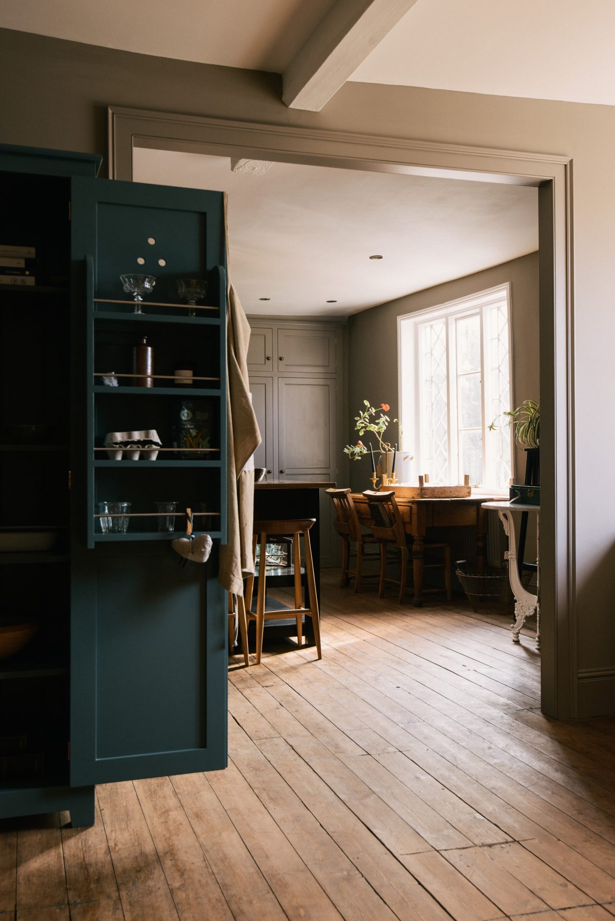 Kitchen Design Appointments At DeVOL The DeVOL Journal DeVOL Kitchens   DeVOLs Fabulous Millhouse 1200x1798 