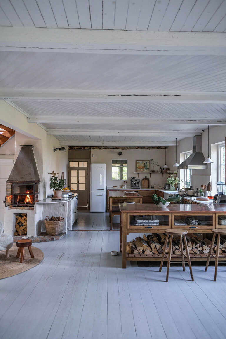 THE MOST LOVED DEVOL KITCHENS OF 2021 The DeVOL Journal DeVOL Kitchens   Devol Haberdasher Kitchen 06 768x1152 