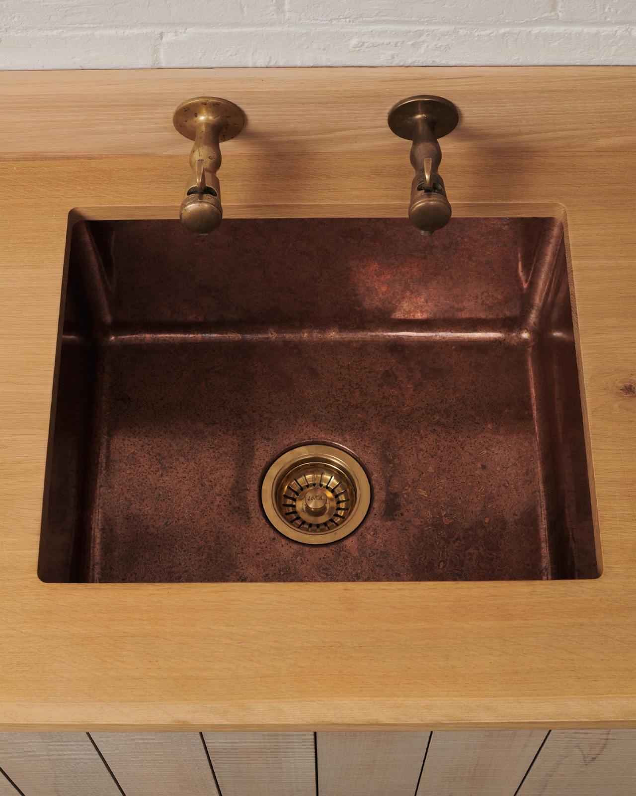 DeVOL Aged Copper Single Sink DeVOL Kitchens   Copper Sink   Gallery 04 